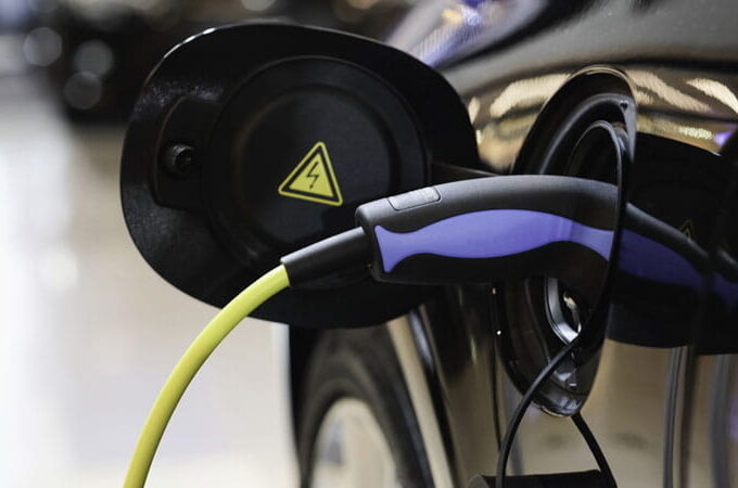 Was Gebrauchtwagenkäufer bei E-Autos beachten sollten